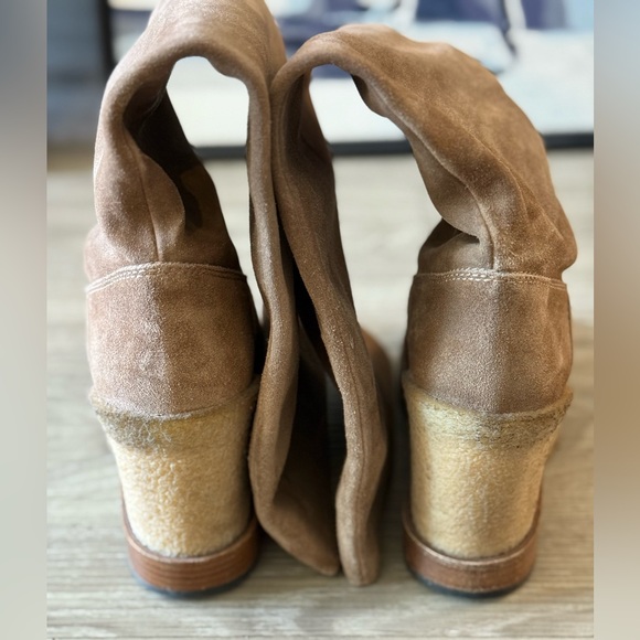 Tods Tan Suede Boots with Platform Gum Heel - Size 38.5 - Picture 8 of 8